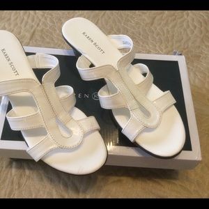 NEW Karen Scott Sandals white size 9 Very comfortable